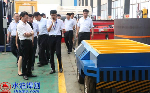 AGV機(jī)器人持續(xù)火熱，新領(lǐng)域帶來發(fā)展新機(jī)遇，水泊焊割自主研發(fā)的AGV小車